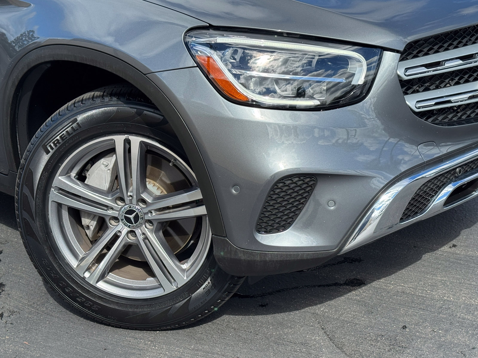 Used 2022 Mercedes-Benz GLC 300 image 2
