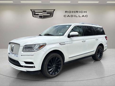 Used 2021 Lincoln Navigator Reserve image 1