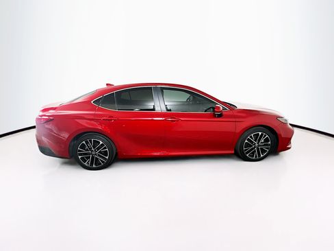Used 2025 Toyota Camry XLE FWD image 10