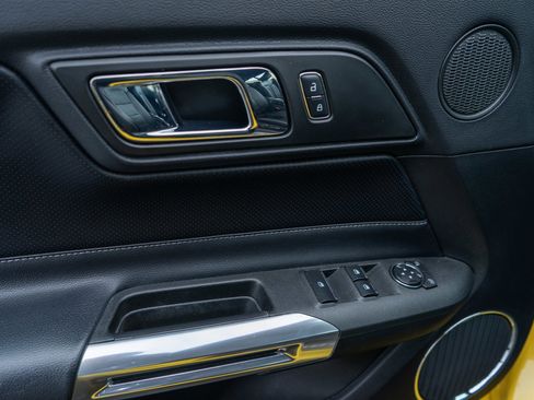 Used 2017 Ford Mustang GT Premium image 14