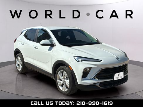 Used 2025 Buick Encore GX Preferred FWD image 17