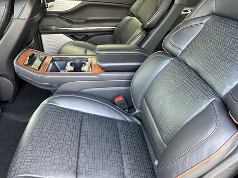 New 2026 Lincoln Navigator L Black Label AWD/4WD image 11