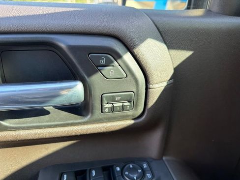 Used 2021 Chevrolet Silverado 1500 LTZ w/ Technology Package AWD/4WD image 19