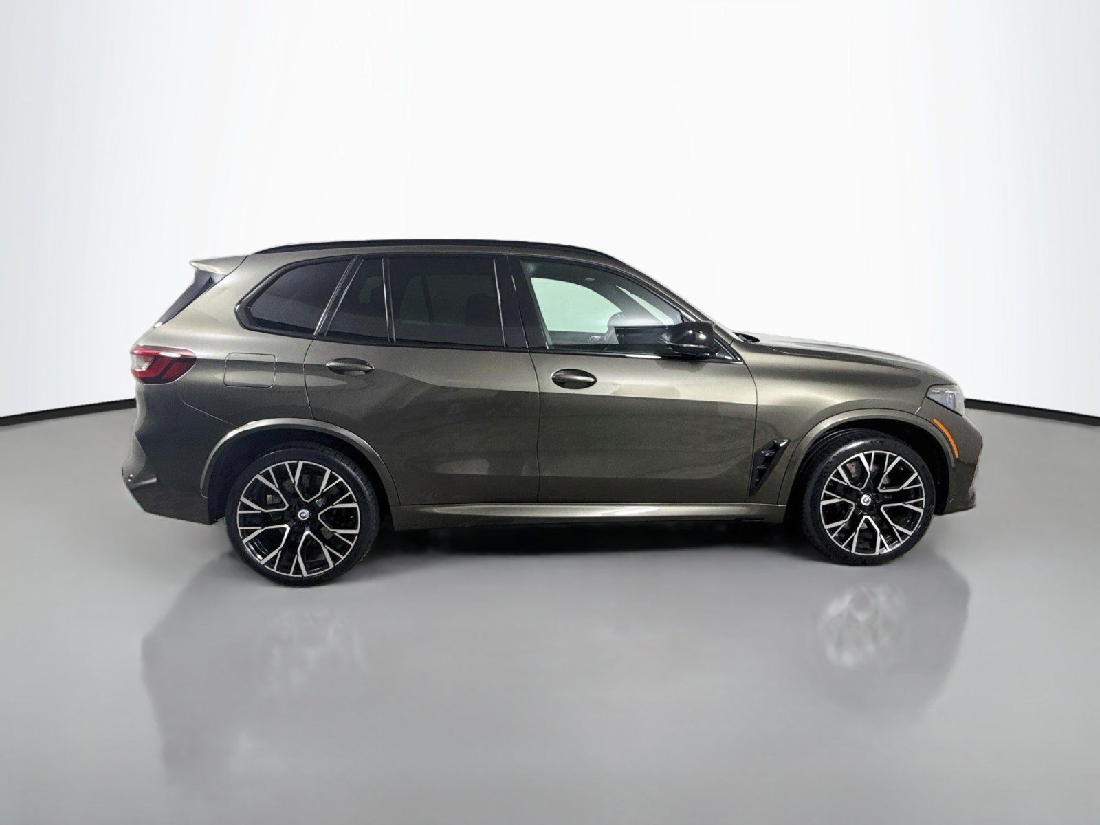 Used 2022 BMW X5 M w/ Competition Package 2 AWD/4WD image 8