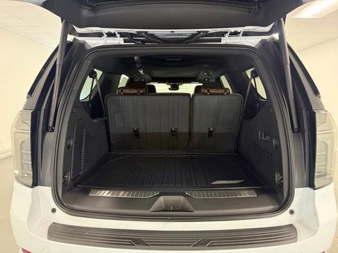 New 2026 Chevrolet Suburban High Country image 8