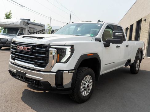 Used 2024 GMC Sierra 2500 Pro w/ Convenience Package AWD/4WD image 3