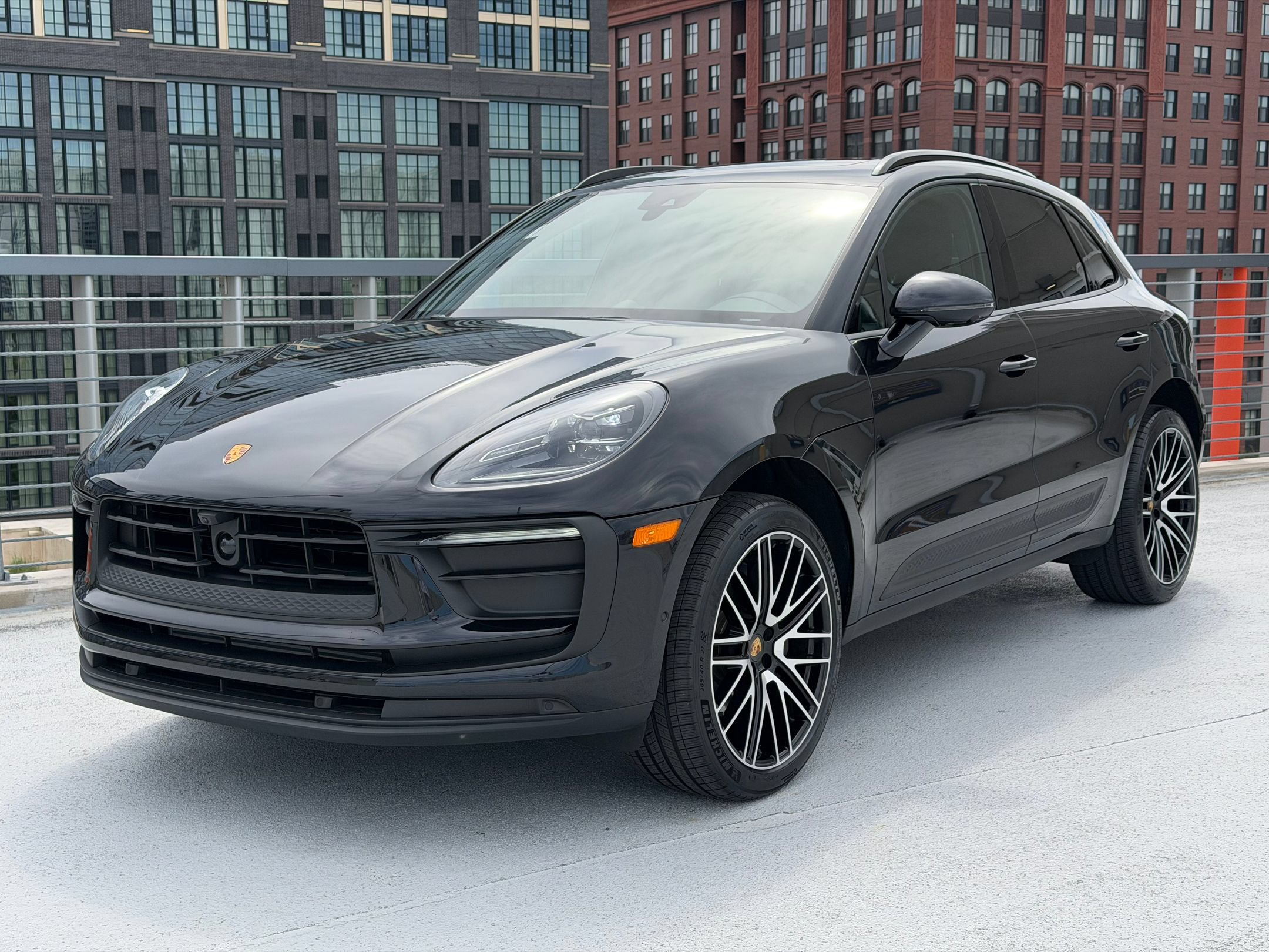Certified 2026 Porsche Macan AWD/4WD image 1