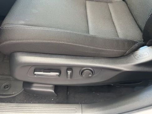 Used 2025 Honda CR-V EX image 12