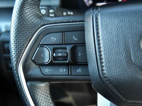 Used 2024 Toyota Tacoma TRD Sport image 32