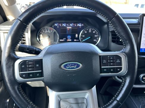 Used 2024 Ford Expedition Max XLT image 25