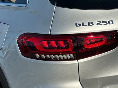 Certified 2022 Mercedes-Benz GLB 250 image 16