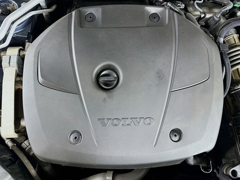 Used 2020 Volvo S60 T6 Momentum image 33