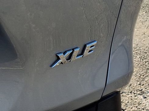 Used 2021 Toyota RAV4 XLE image 31