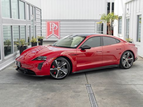 Used 2023 Porsche Taycan GTS image 2