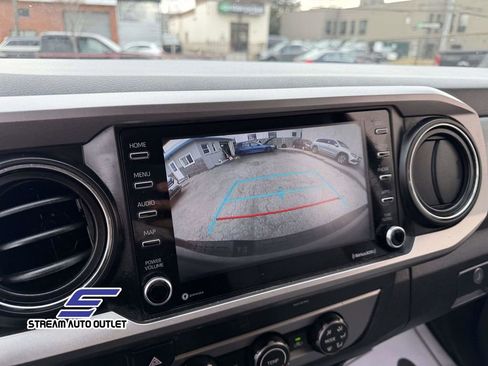 Used 2020 Toyota Tacoma SR5 image 36