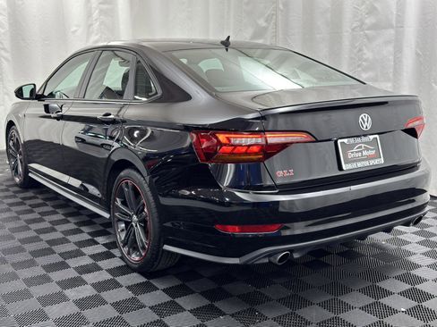 Used 2019 Volkswagen Jetta GLI image 7
