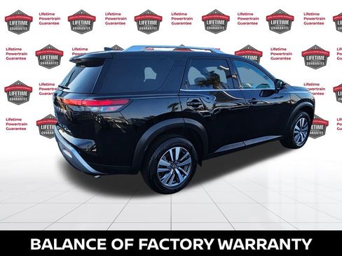 Used 2025 Nissan Pathfinder SL image 8