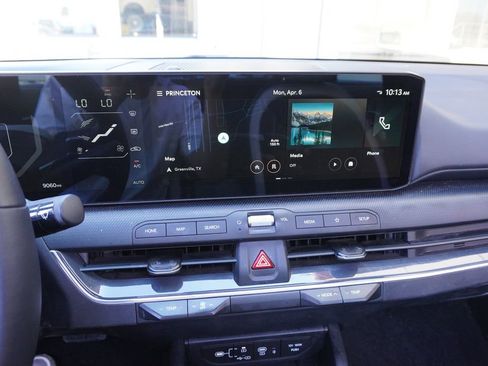 Used 2025 Kia K4 GT-Line w/ GT-Line Premium Package image 19