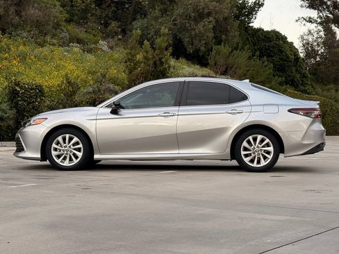 Used 2023 Toyota Camry LE image 6