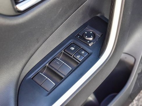 Used 2019 Toyota RAV4 Limited image 21