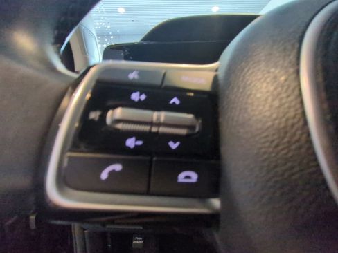 Used 2023 Kia Sorento S FWD image 11