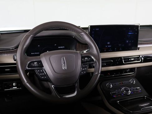 Used 2022 Lincoln Nautilus Reserve image 27