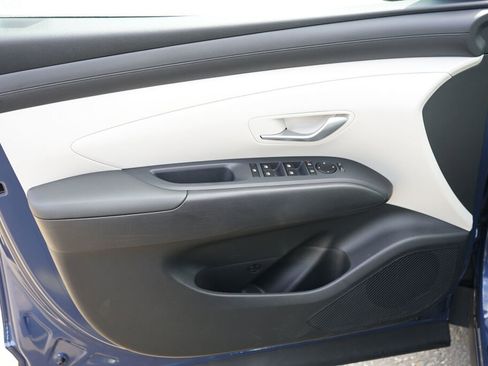 Used 2025 Hyundai Tucson SE FWD image 15