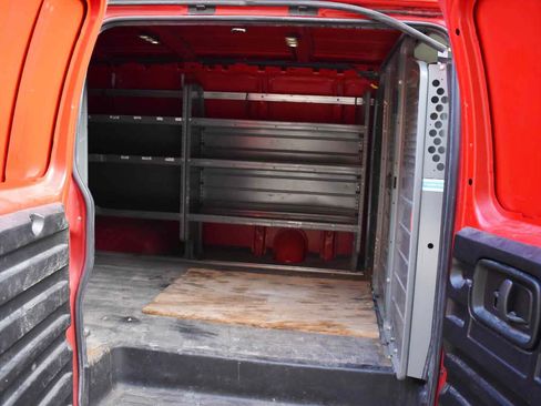 Used 2020 Chevrolet Express 2500 RWD image 24