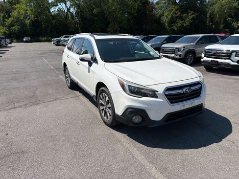 Used 2019 Subaru Outback 3.6R Touring AWD/4WD image 19