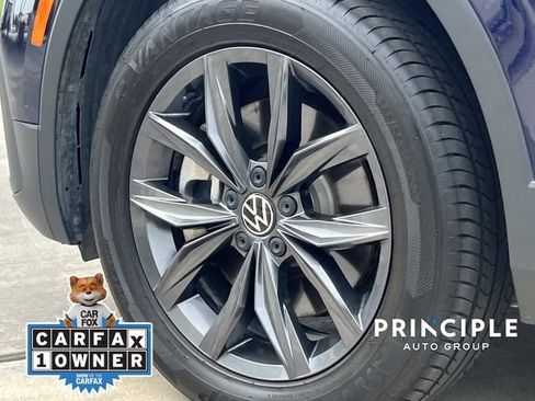 Certified 2023 Volkswagen Tiguan SE w/ Panoramic Sunroof Package FWD image 7