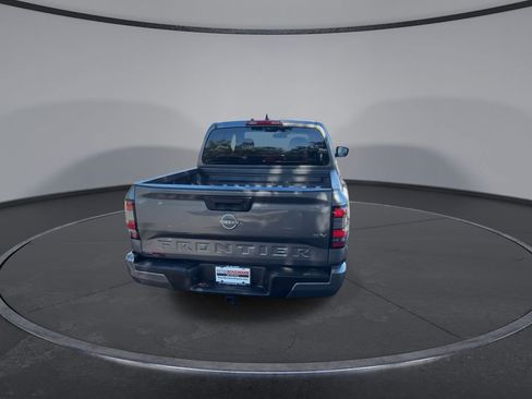 Used 2024 Nissan Frontier SV image 14