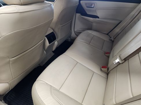 Used 2016 Toyota Camry XLE w/ Moonroof Package FWD image 21