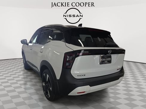 New 2026 Nissan Kicks SR w/ SR Premium Package image 7