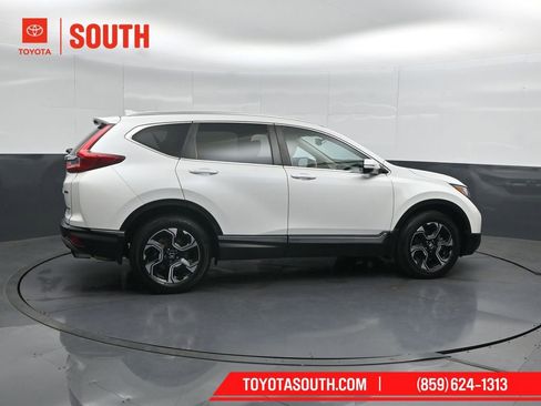 Used 2019 Honda CR-V Touring image 3