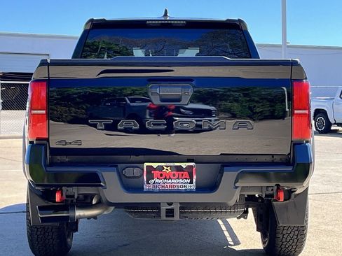 Used 2024 Toyota Tacoma TRD Off-Road AWD/4WD image 5