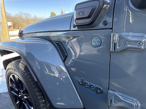 Certified 2025 Jeep Wrangler Sahara image 36