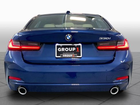 Used 2024 BMW 330i Sedan w/ Convenience Package RWD image 4