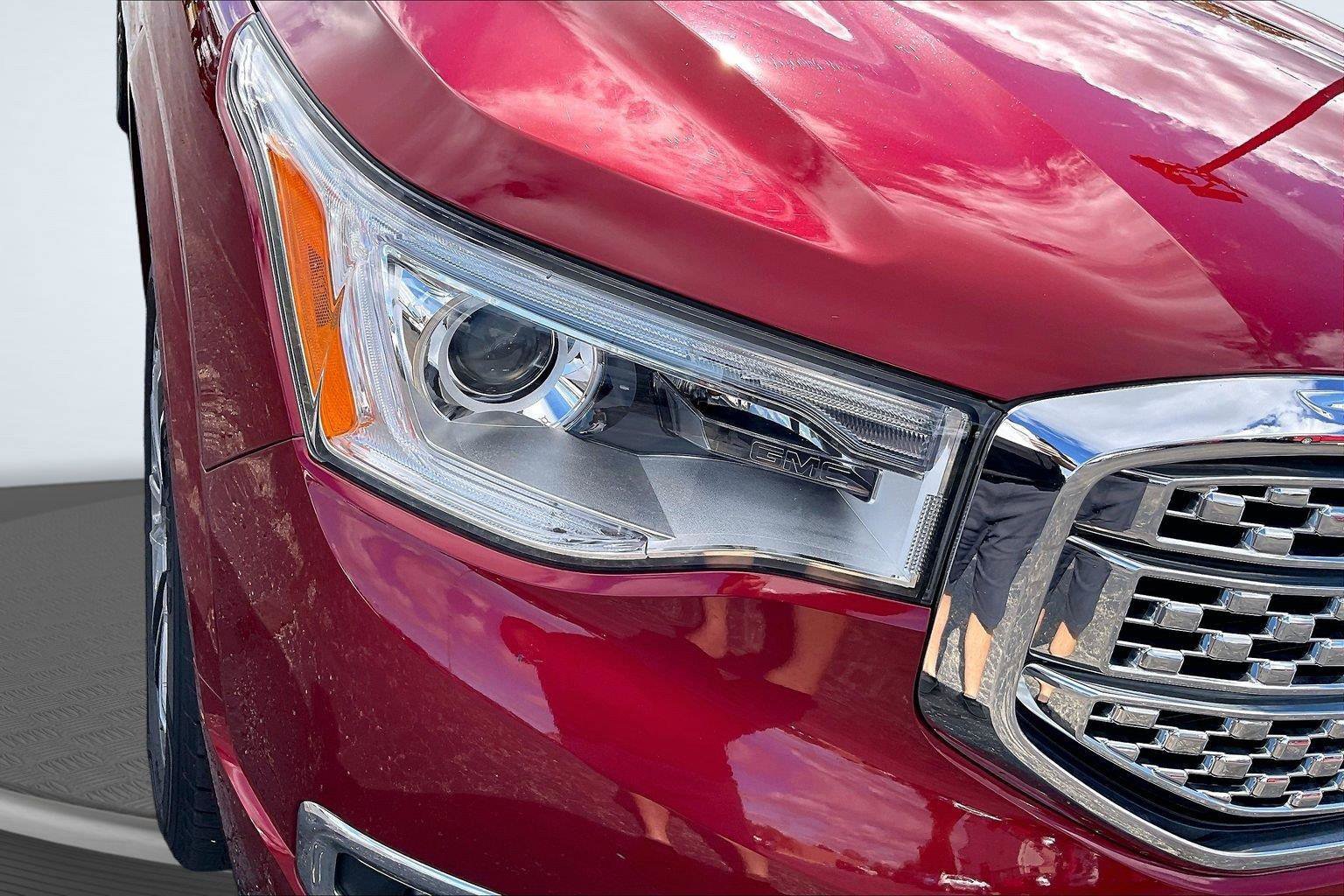 Used 2019 GMC Acadia Denali w/ Technology Package AWD/4WD image 29