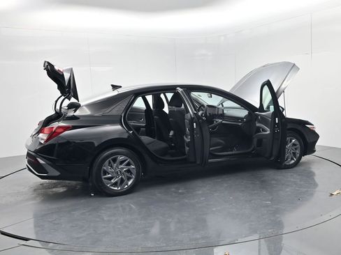 Used 2024 Hyundai Elantra SEL image 56