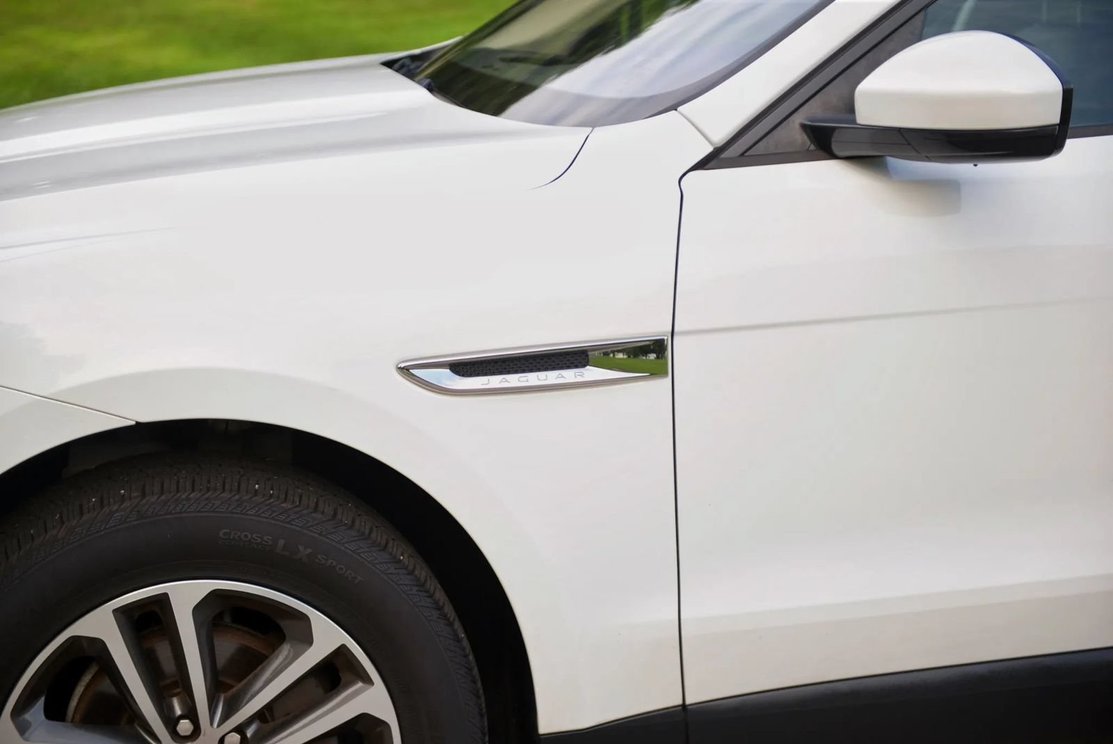 Used 2018 Jaguar F-PACE Premium AWD/4WD image 32