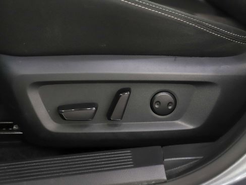 Used 2025 Nissan Rogue SV AWD/4WD image 29