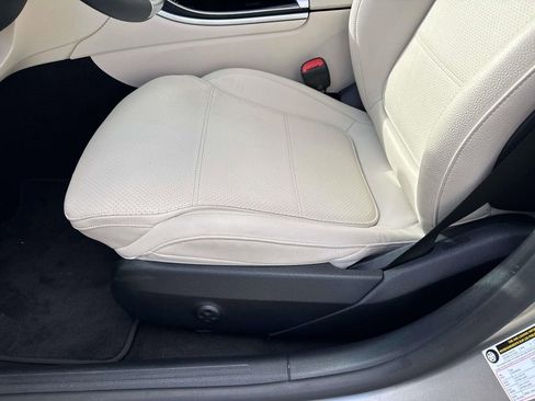 Used 2024 Mercedes-Benz C 300 Sedan image 17