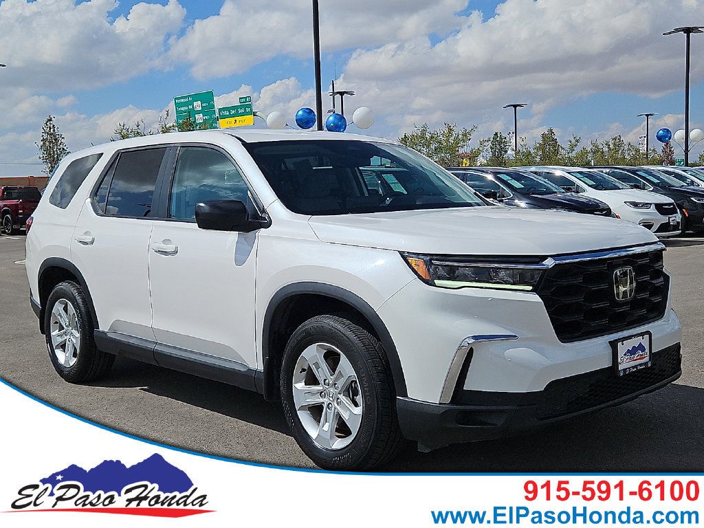 Certified 2024 Honda Pilot LX image 1