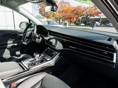 Used 2022 Audi Q7 3.0T Premium image 28