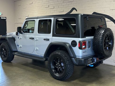 Used 2024 Jeep Wrangler Unlimited AWD/4WD image 8
