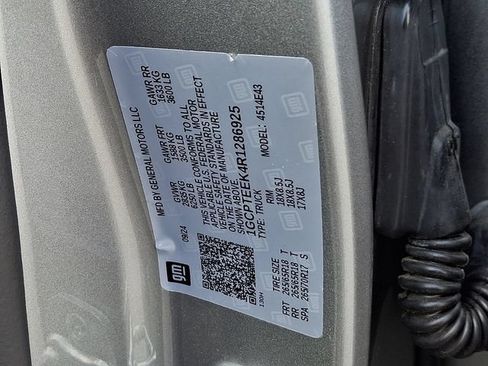 Certified 2024 Chevrolet Colorado Trail Boss w/ Safety Package AWD/4WD image 25