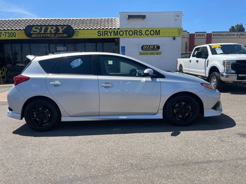 Used 2016 Scion iM image 2