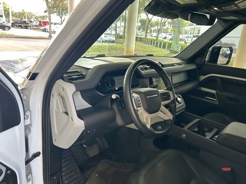 Used 2024 Land Rover Defender 110 S image 6