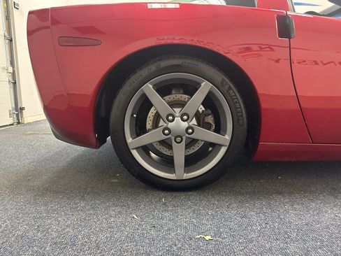 Used 2005 Chevrolet Corvette Coupe w/ Preferred Equipment Group RWD image 27
