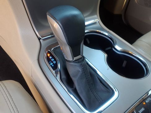 Used 2019 Jeep Grand Cherokee Limited AWD/4WD image 23
